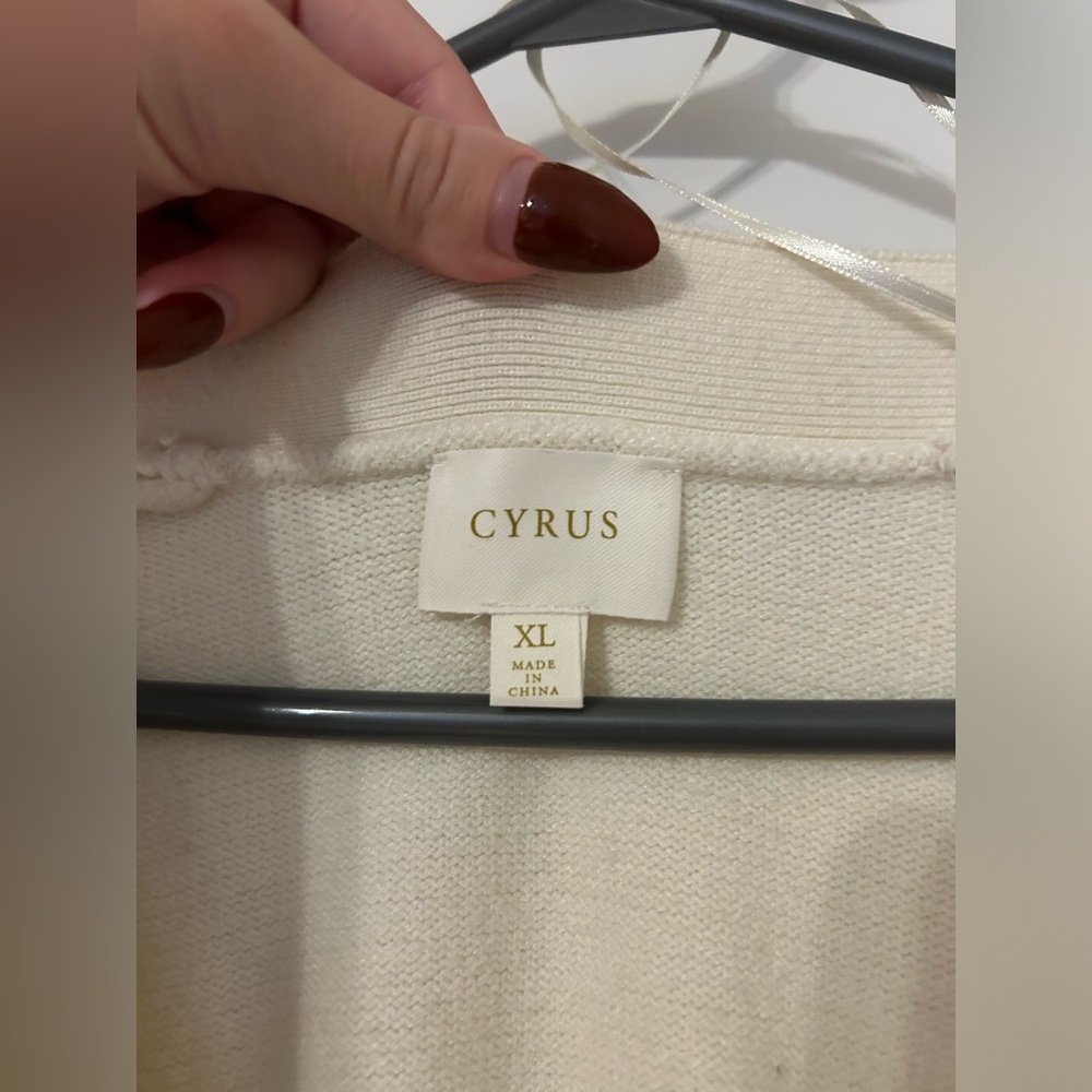 Cyrus Cardigan - Picture 3 of 4
